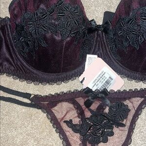 Agent provocateur Lianne bra and thong set Elegant purple burgundy tulle Lace